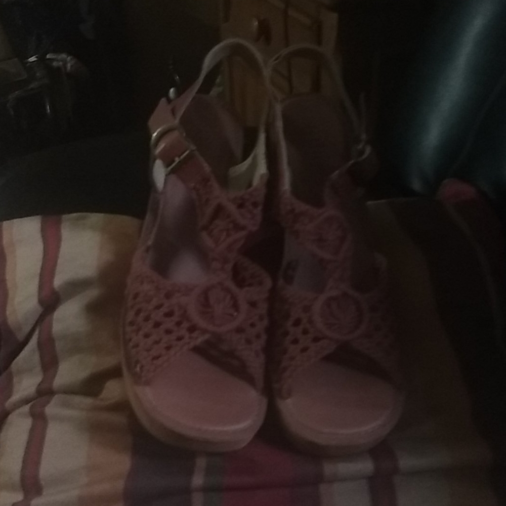 BN woman clogs